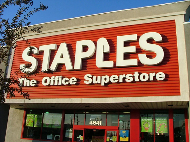 Iphone and other apple products to be sold at staples soon?