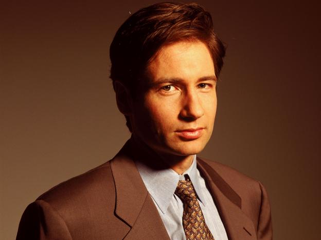 Geek insider 8 of the most attractive men in sci fi tv 3 Fox_mulder_geekinsider