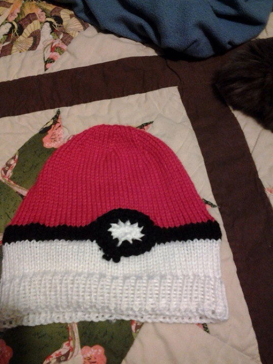 Geek insider geeky knitting and crocheting 9 Pokeball
