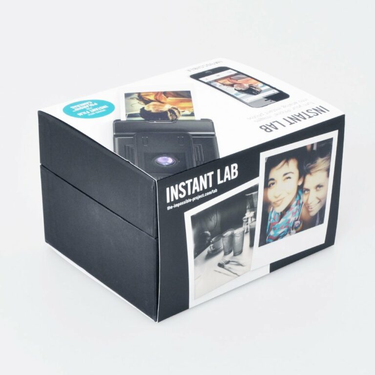 Turn iphone snapshots into classic analogue photos with ‘the instant lab’