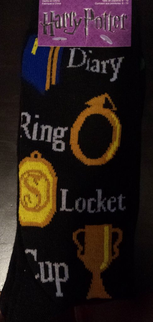 Harry potter socks, april loot crate, d&d, loot crate unboxing, april's loot crate 2016, quest