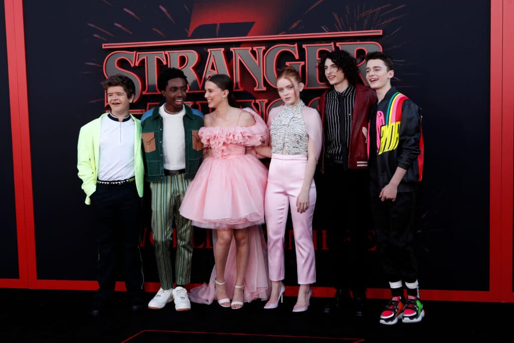 Geek insider netflix says 'stranger things' season 2 is happening 3 Stranger things cast