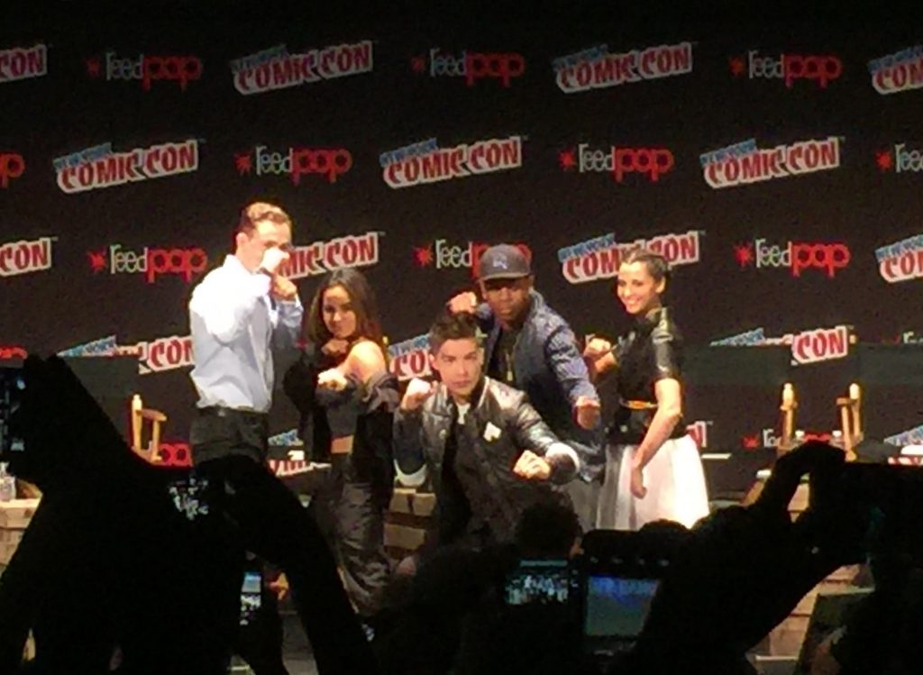 Geek insider power rangers come to life at nycc 2016 3 'power rangers' film cast at nycc