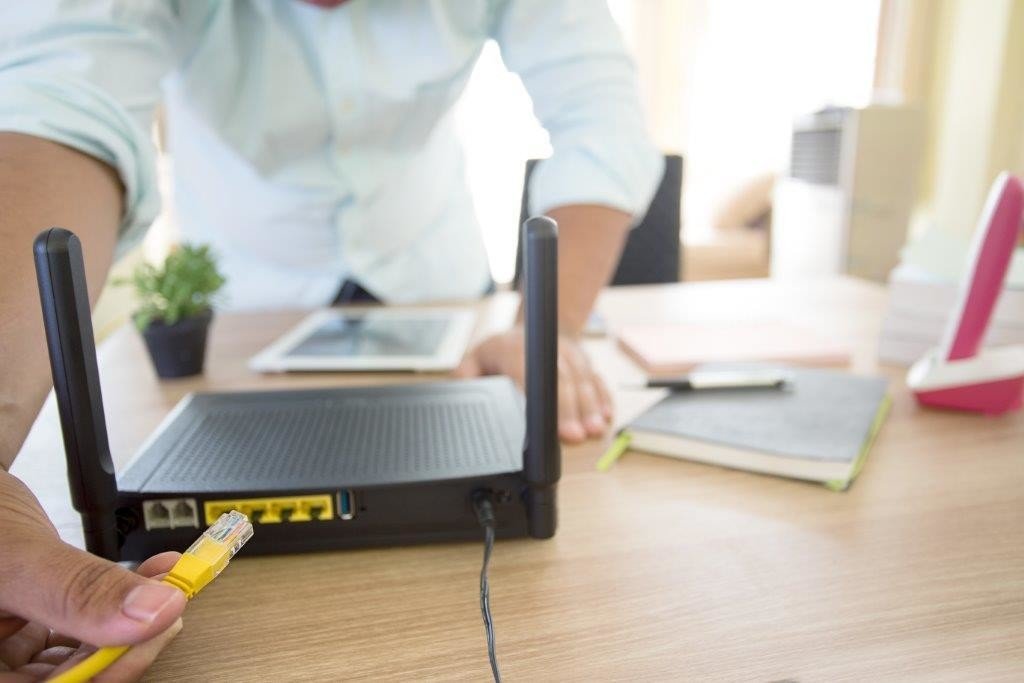 Geek insider, geekinsider, geekinsider. Com,, trouble trio: modems, gateways, and routers, news