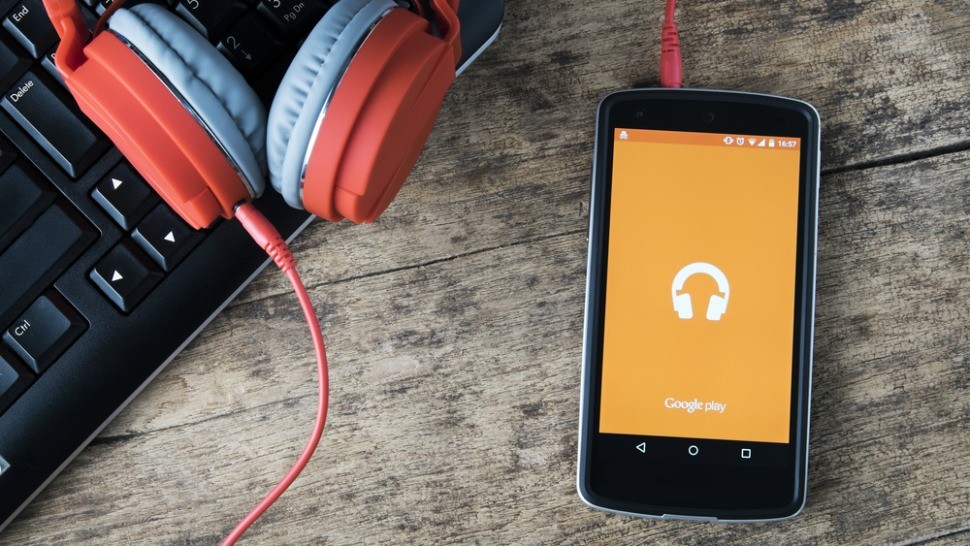 Here’s 4 podcasts for inquisitive minds to binge endlessly