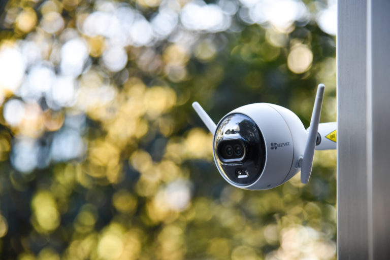 Ezviz launches c3x: a dual-lens color night vision security camera with built-in ai