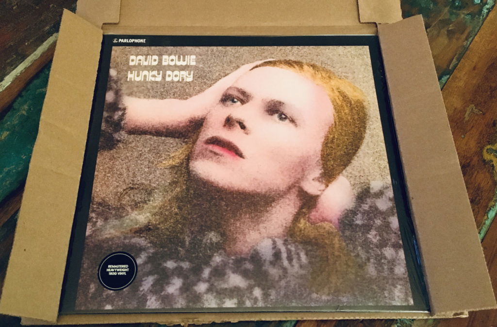 Geek insider bandbox unboxed vol. 18 - david bowie 5 Geek insider, geekinsider, geekinsider. Com,, bandbox unboxed vol. 18 - david bowie, entertainment