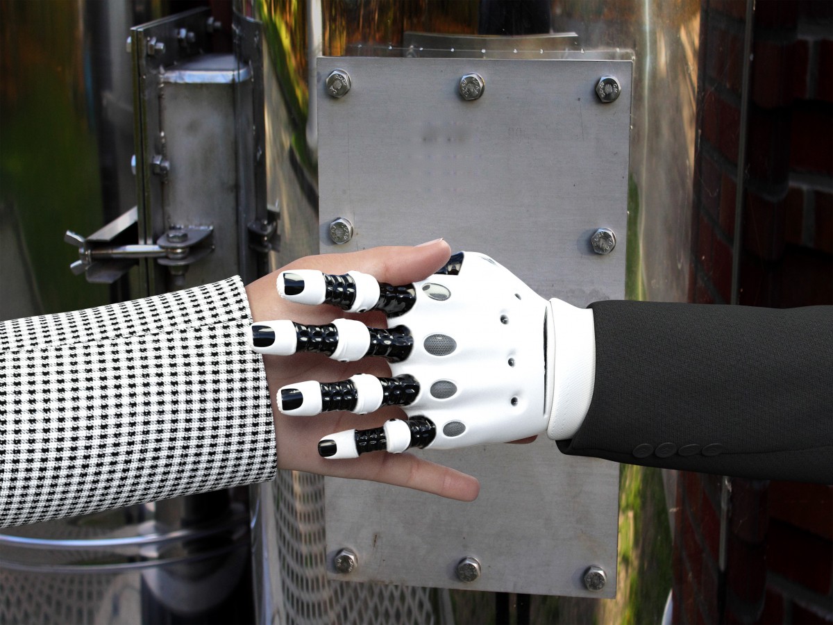 Robosen robotics & hasbro to debut optimus prime robot at hasbro pulse fan fest