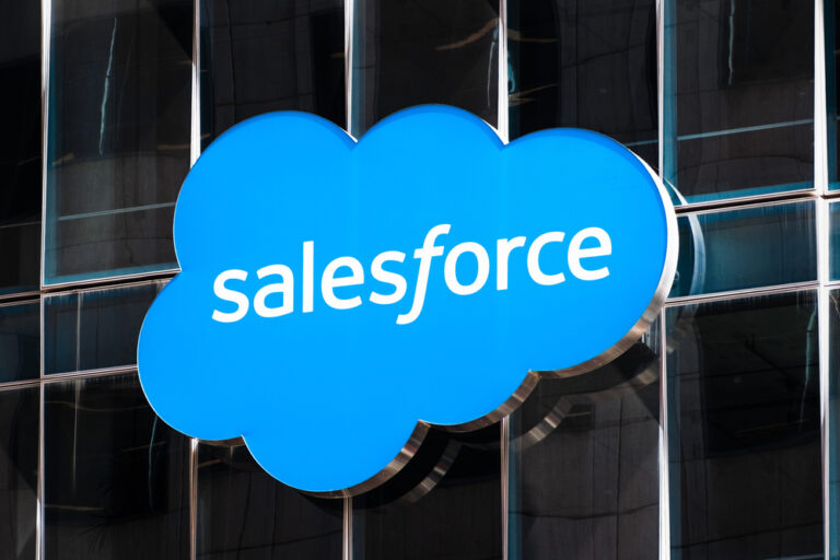 What are the pros and cons of salesforce?