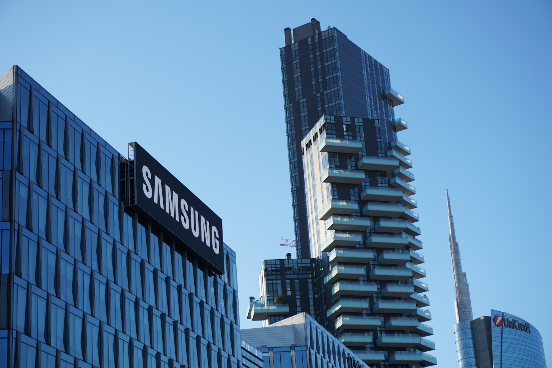Geek insider, geekinsider, geekinsider. Com,, samsung sees significant decline in profits, business