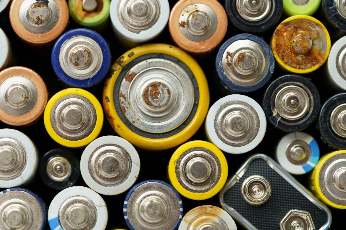 What to remember when disposing of old batteries