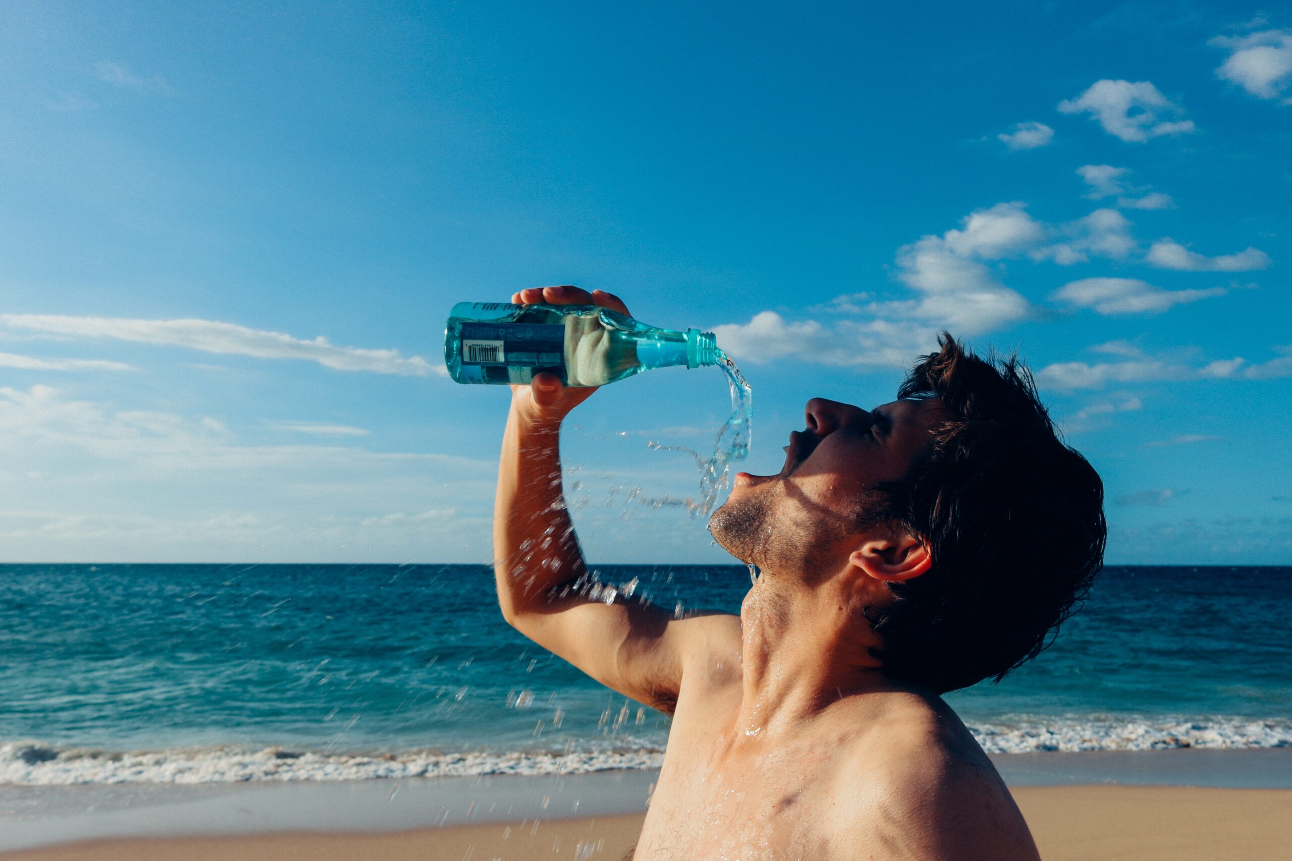 Geek insider, geekinsider, geekinsider. Com,, what's swimming in your bottled water? , living