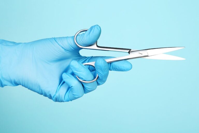 Tips to maintain your laboratory scissors