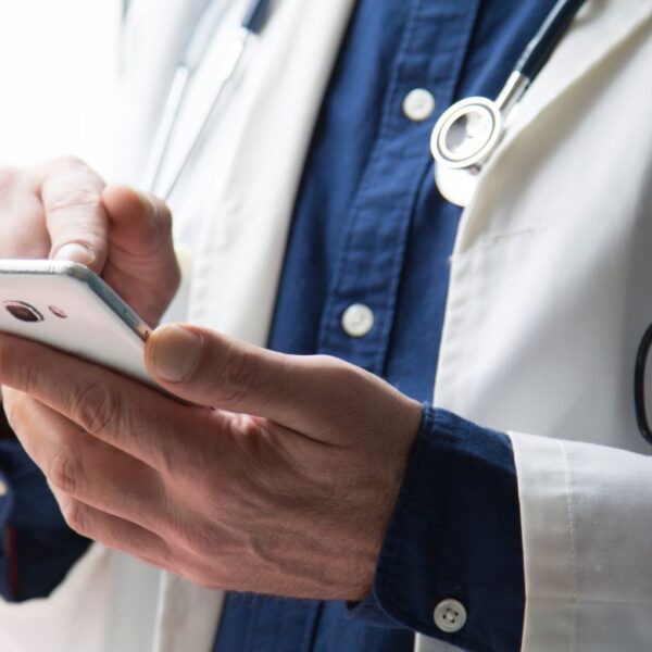 5 portable devices that doctors use in healthcare