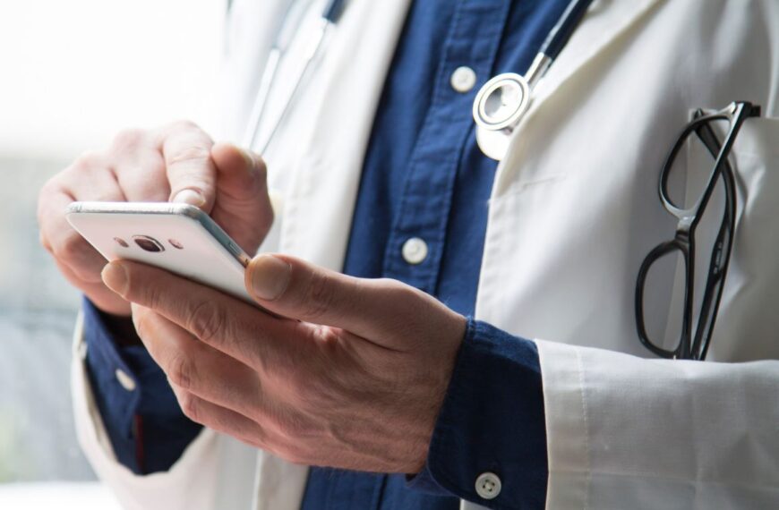 5 portable devices that doctors use in healthcare