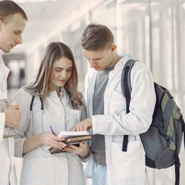 Nihit gurram on choosing both: starting medical school without stepping away from his startup