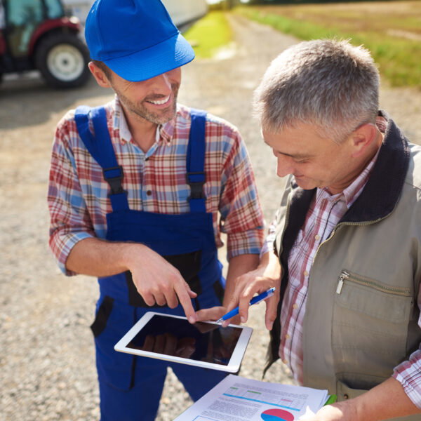 How digital work orders are replacing the clipboard in field service teams: innovations in work order management software