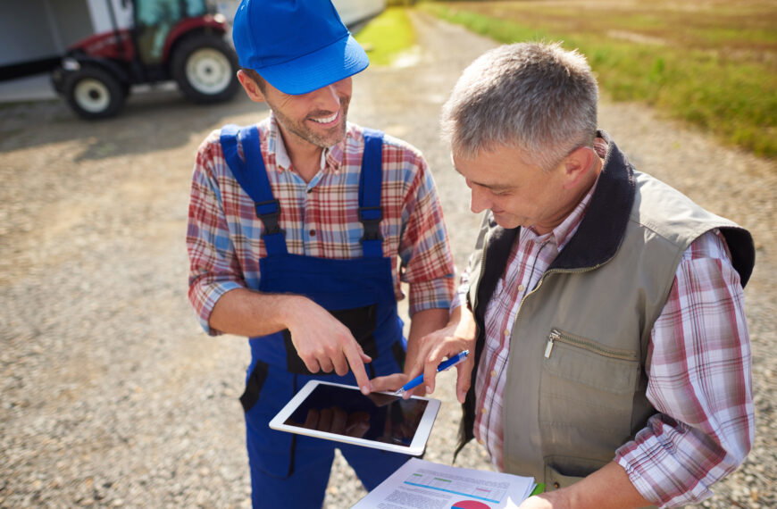 How digital work orders are replacing the clipboard in field service teams: innovations in work order management software